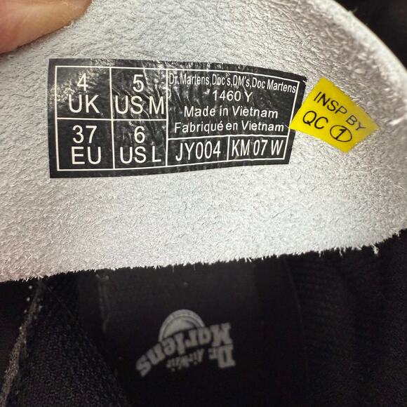 Dr Marten Boots Women's Size 6 White Eight Eye 1460 Combat Boots Preppy Moto - Picture 7 of 13